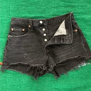 Levis 501 button fly shorts-SZ 28
Waist 14”
Inseam 2”
@12